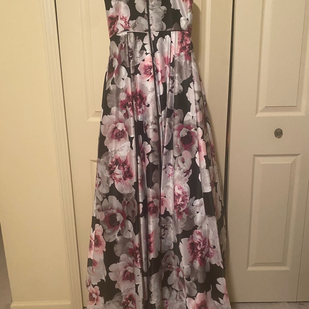 Floral Evening Prom Wedding Occassion Evening Dress - Size 6